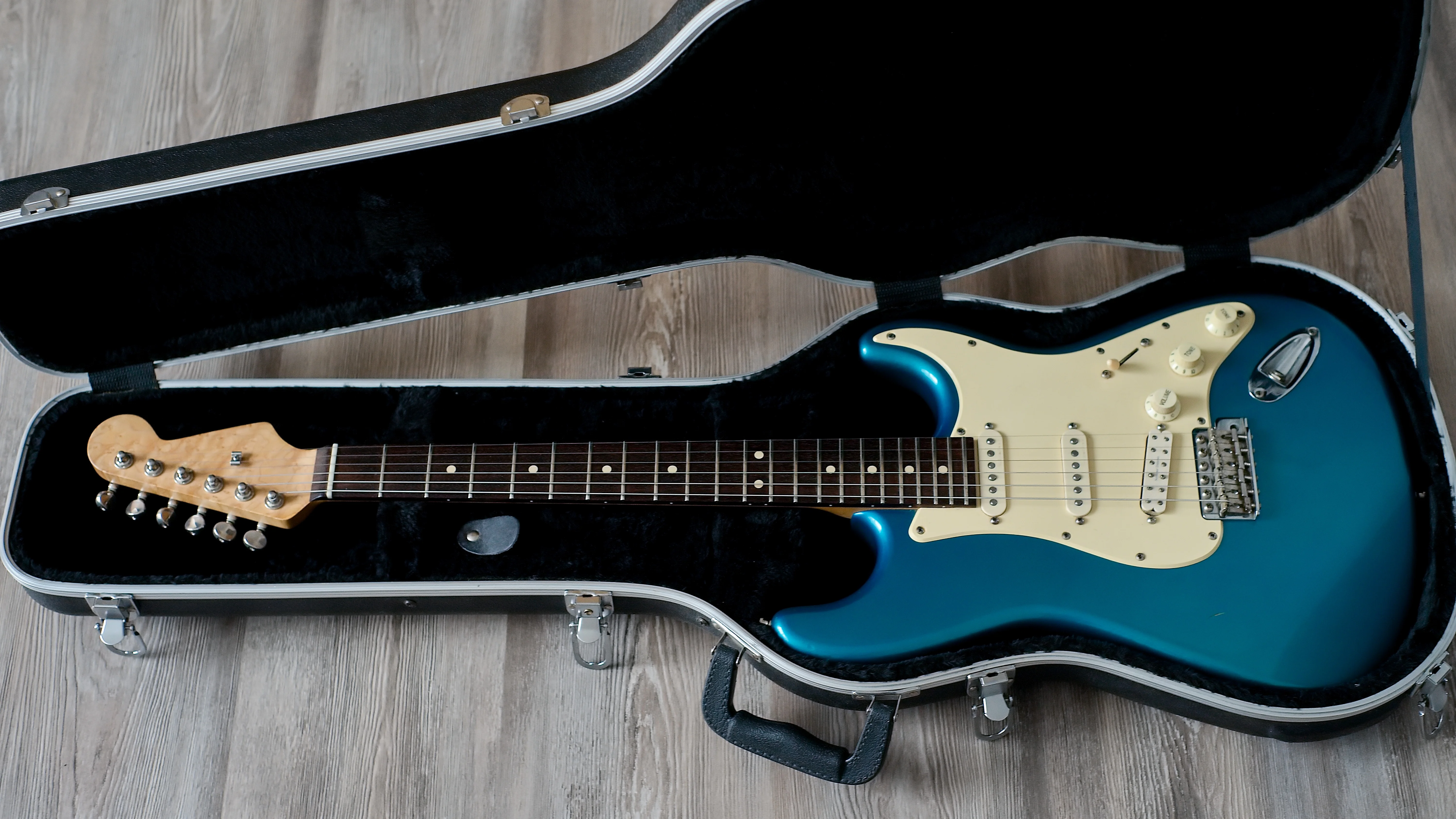 Front.webp (Gitarre)