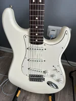 Strat weiss.webp