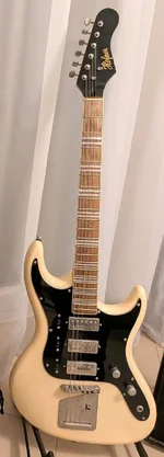 Höfner Galaxie HCT-GLX-W 2010.webp (Reviews - Gitarre, Amp, Effekte &amp; Zubehör)