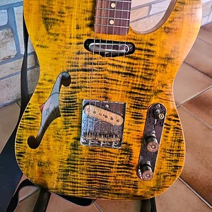 Medium 'Body.webp' in der Kategorie 'Gitarre'