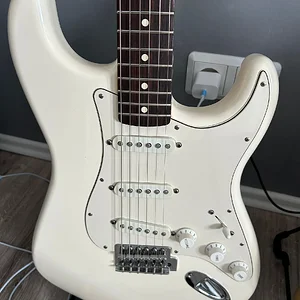 Strat weiss.webp