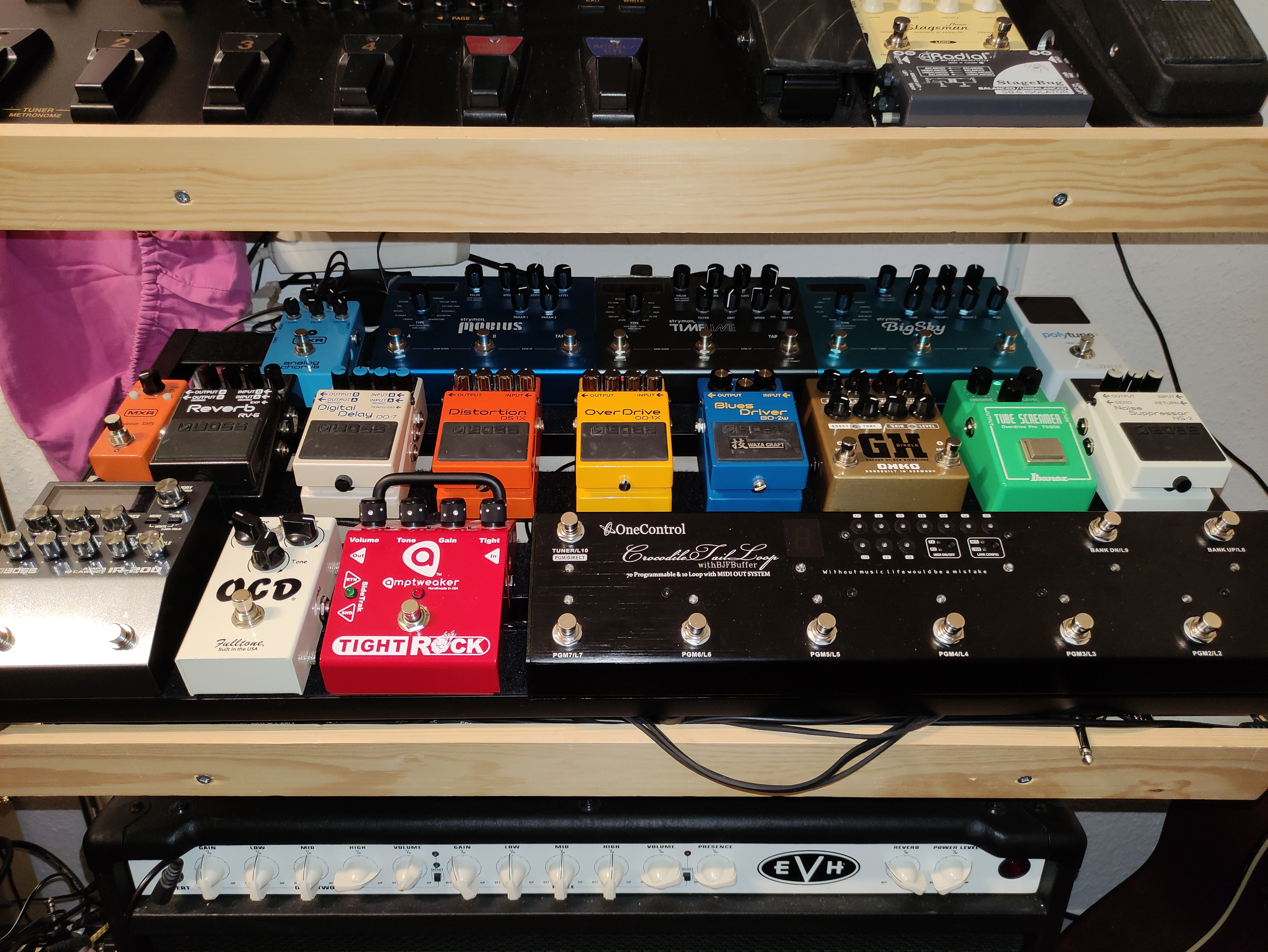 Pedalboard.jpg