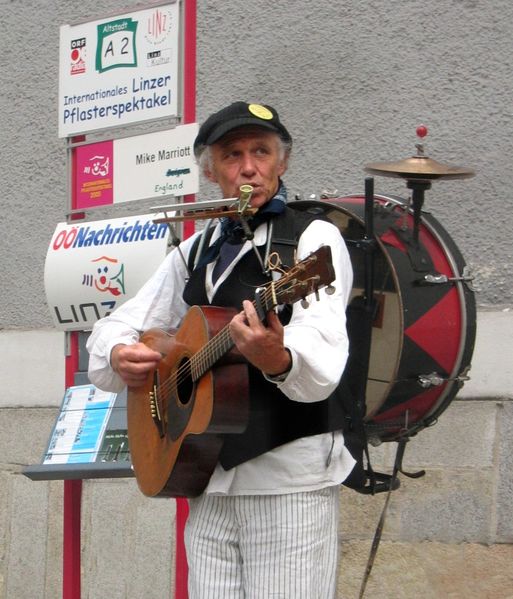 Mikemarriottpflasterspektakel.jpg